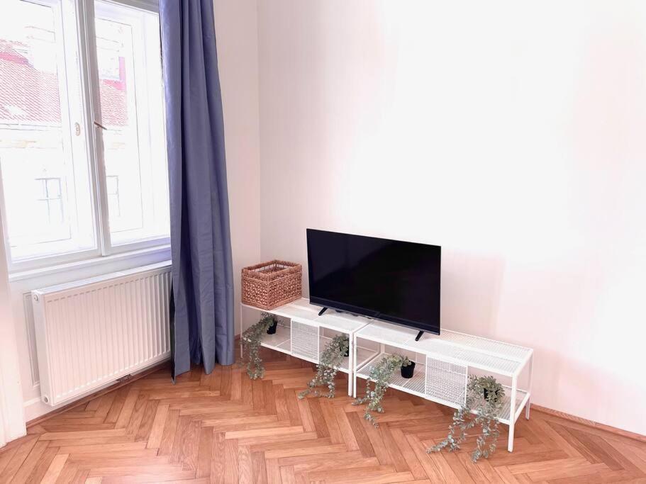 Brand New Spacious & Stylish Aptmt In City-centre Appartement *